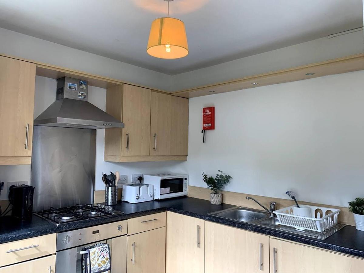 Modern 2 Bedroom Flat With Free Parking In Cambuslang, Glasgow Zewnętrze zdjęcie