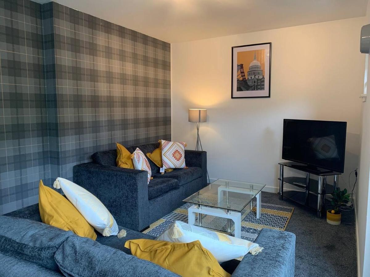 Modern 2 Bedroom Flat With Free Parking In Cambuslang, Glasgow Zewnętrze zdjęcie