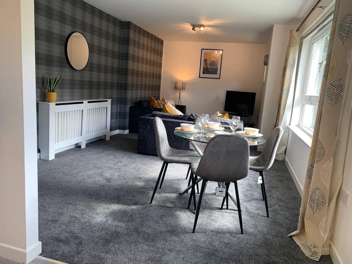 Modern 2 Bedroom Flat With Free Parking In Cambuslang, Glasgow Zewnętrze zdjęcie